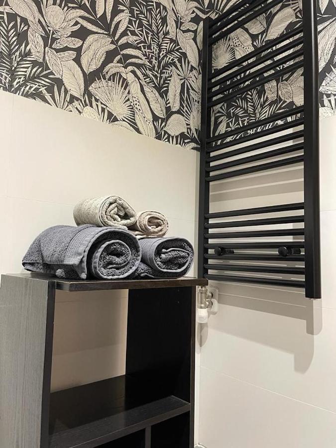 Cinco Sentidos By Unique Rooms Burgos Bagian luar foto